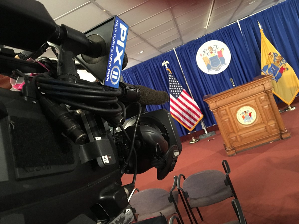About to hear from ⁦<a href="/GovMurphy/">Governor Phil Murphy</a>⁩ on the legislature’s failure to vote on legal marijuana. Lawmakers called it a pause, while they work to gather more yes votes. Critics say if you can’t pass it in a deep blue state like New Jersey, it’s dead. ⁦<a href="/PIX11News/">PIX11 News</a>⁩