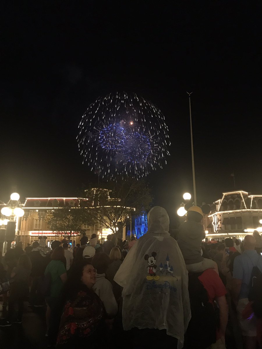 CypressStrings's tweet image. Last Monday, we had the privilege of being able to travel to Walt Disney World! We spent the day at Magic Kingdom and participated in a Disney orchestra workshop!
Thank you to our booster club and fundraisers for allowing us to make such magical memories! ✨