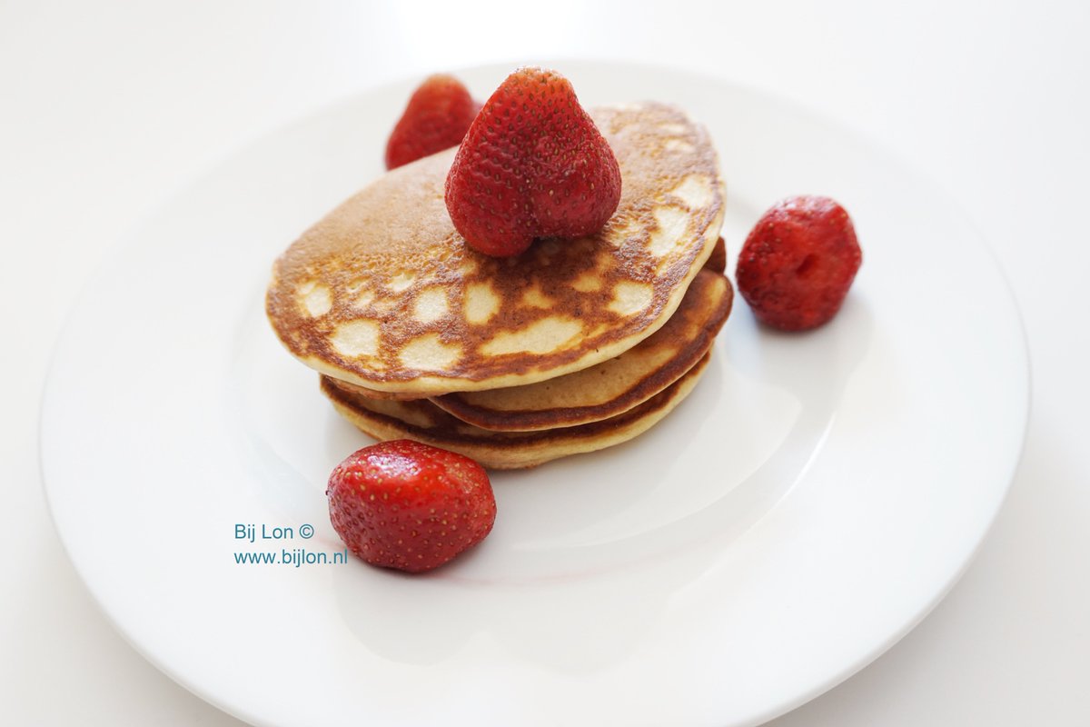 Zo begin je je dag pas goed! Overheerlijke #pannenkoekjes van #haver, gezoet met #banaan. Ga snel naar het recept: bijlon.nl #ontbijt