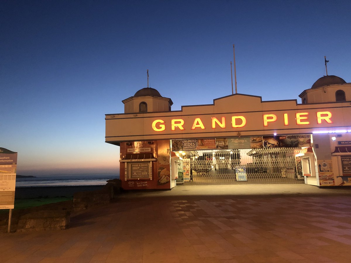 TinaLEJones's tweet photo. A beautiful evening in Weston-super-Mare ready for #MicrosoftEdu Live @westoncollege tomorrow! #MIEExpert https://t.co/GWm0ObfCE9