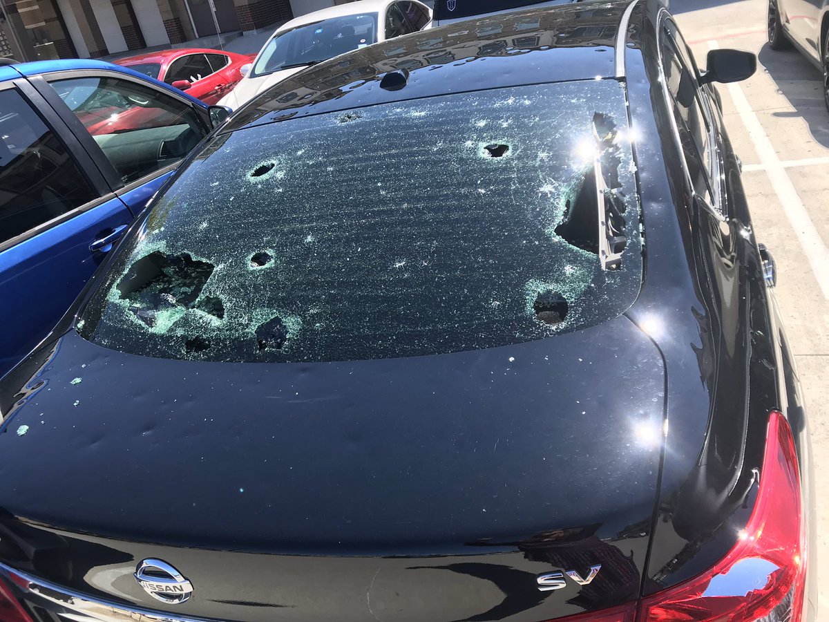 KruseAllaire's tweet photo. Big hail storm in McKinney, Texas brings destruction to many cars and roofs. @SMUTV @CityOfMcKinney #j4398 https://t.co/SS05vvmJPM