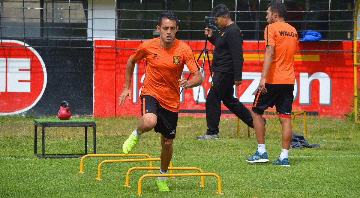ClubStrongest's tweet photo. Inicia la semana de entrenamiento para el Tigre de Achumani.
¡Listos para afrontar la segunda parte del campeonato! 💪

#VamosTigre
#TodosUnidosVenceremos
⚽️🇧🇴🐅⚽️ https://t.co/pvaSWjYxjy