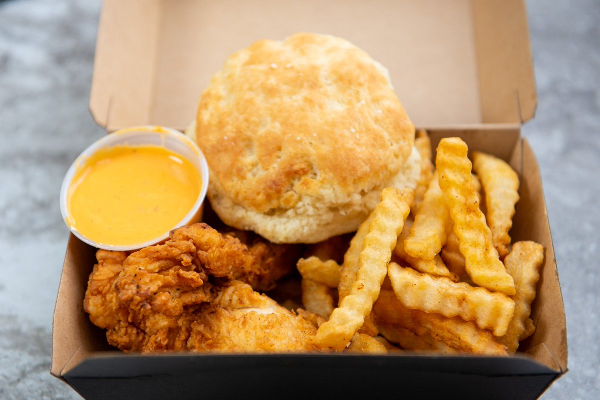 RiseShortPump's tweet photo. Think *inside* the box for a change. We've got Righteous Chicken Boxes ready for lunch! 🙌 https://t.co/NOOR09xdST