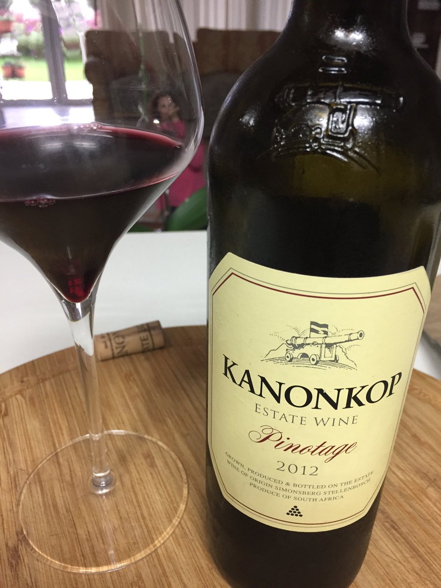 flyingcloudwine's tweet photo. Een dag, een dag, as ek groot is maak ek hopelik ‘n wyn die helfte so goed soos hierdie! Jou Doring, Abrie! https://t.co/eEw7Z8WmKa