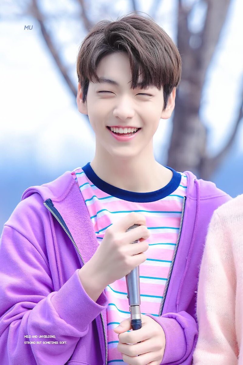 idolsperfeitos's tweet photo. Soobin - TXT https://t.co/iDWsSvU00Z