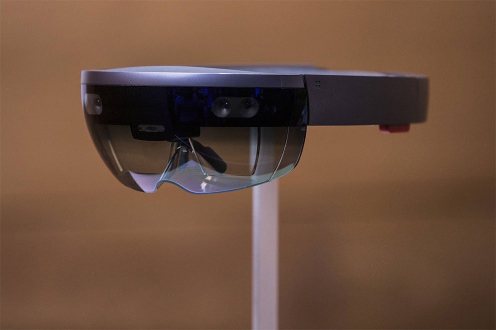 Movıng To The Next Day Wıth Microsoft Hololens 2 - magazish.com/2019/03/06/mov…
