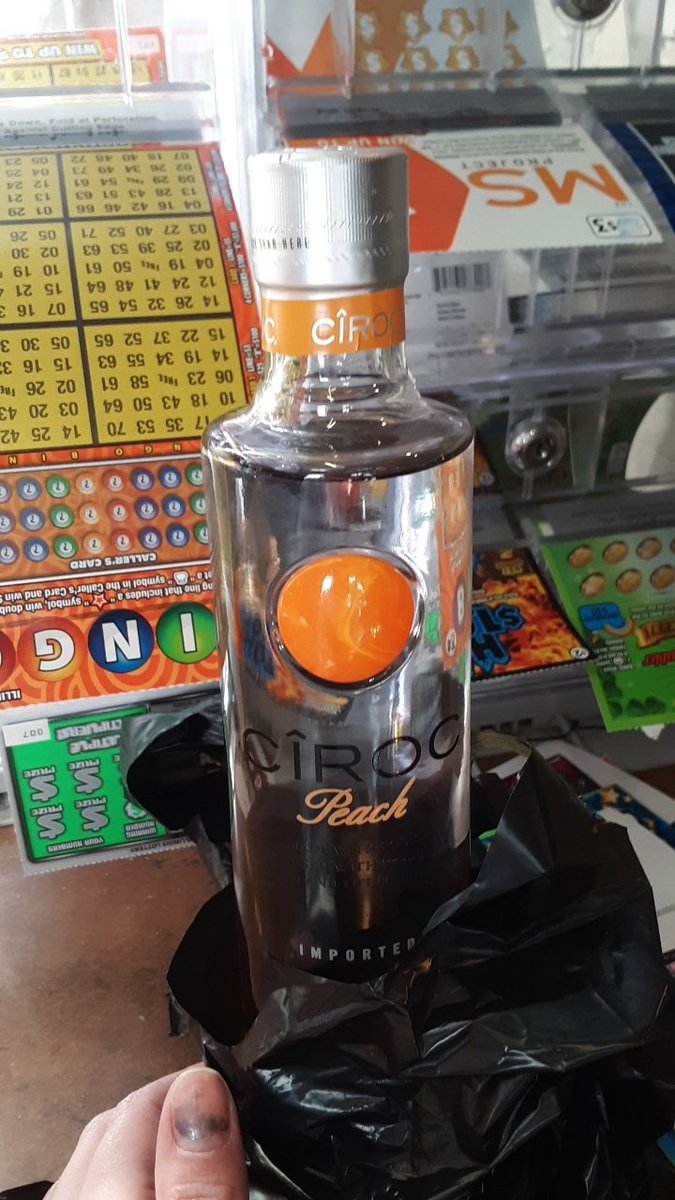 janelane_mfc's tweet photo. Peach ciroc for mfc shenanigans 😍 https://t.co/Hl5KWKOUQU
