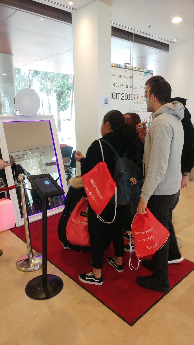 Digit_IDC's tweet photo. #Digit2019 
העתיד כבר כאן. עמדות הצילום שלנו. תוכלו לראות את התמונות בעמוד הפייסבוק של הכנס 
https://t.co/USbx0iM7iL

@Digit_IDC @IDCHerzliya https://t.co/LbHISrXhJG