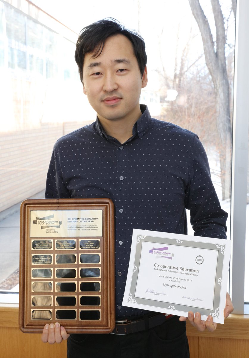 SaskPolytech's tweet image. Congrats to the Moose Jaw campus co-op student of the year, Kyoungcheon Choi from the Business Information Systems program! Kyoungcheon shares he picked #SaskPolytech because of the great co-op opportunities.  #coopweek #WILweek #hireastudent