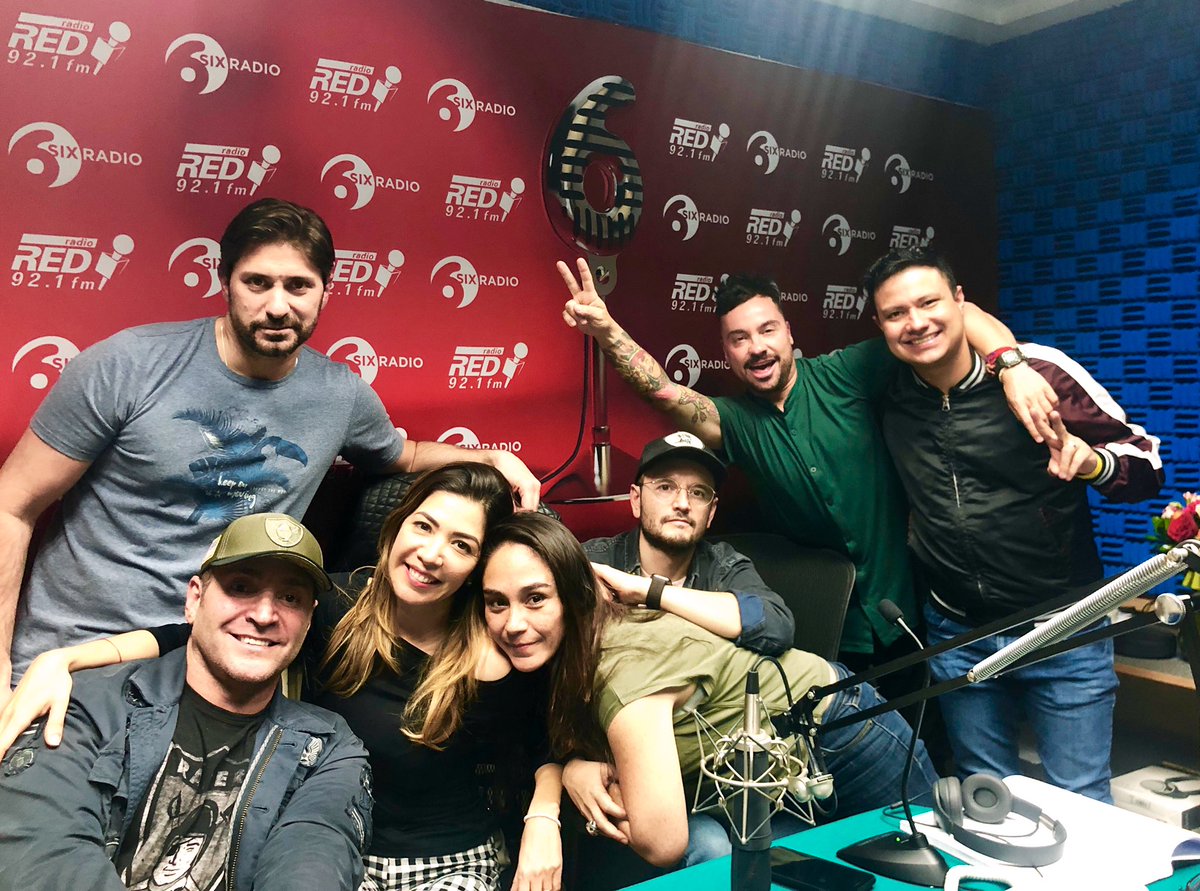 TamaraVargasOf's tweet photo. #hoyensixradio Amigos, SIXFANS, trending topic, Música, amor a la radio y amor a ustedes...siempre!!! @sixradiofm ❤️ 🎙 https://t.co/bDneLI0wB6