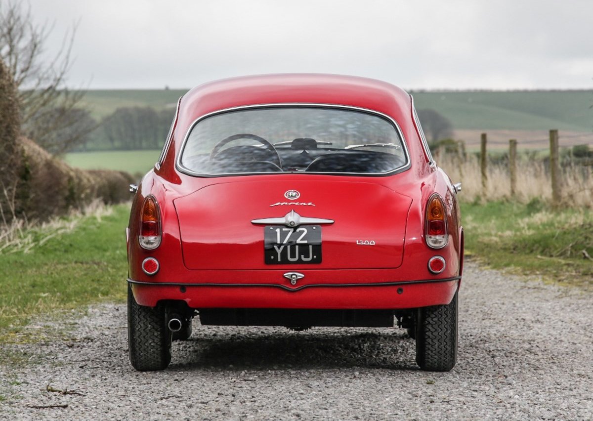 A fabulous 1960 #AlfaRomeoGiuliettaSprint, has had a 3 year, extensive restoration and has been kept in a private collection ever since, is offered at our @MBWorldUK auction on 18th May. Est £45,000-£55,000
bit.ly/2CCxS0e
#historicsauctioneers #alfaromeogiuliettasprint