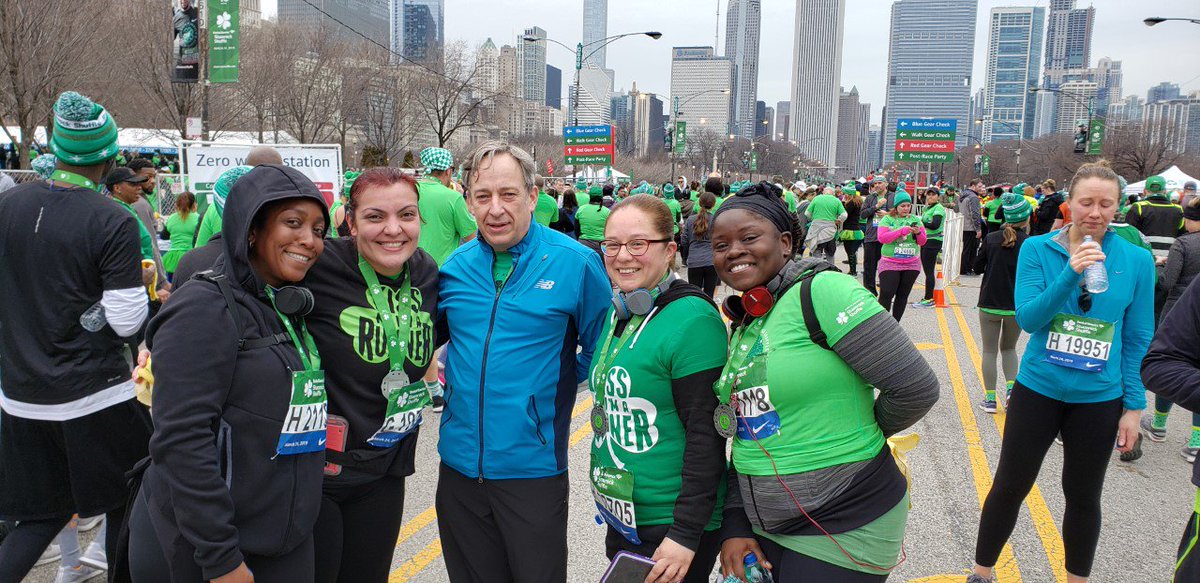 CPDETD's tweet photo. Several instructors from the Chicago Police Training Academy used their weekend off to run in the #ShamrockShuffle which raised funds for @mercyhome @AfterSchoolMatters @specialolympicschicago and @ShirleyRyanAbilityLab #cpdetd https://t.co/ZN5cSKcnPS