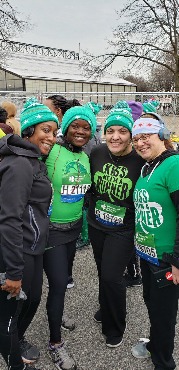 CPDETD's tweet photo. Several instructors from the Chicago Police Training Academy used their weekend off to run in the #ShamrockShuffle which raised funds for @mercyhome @AfterSchoolMatters @specialolympicschicago and @ShirleyRyanAbilityLab #cpdetd https://t.co/ZN5cSKcnPS