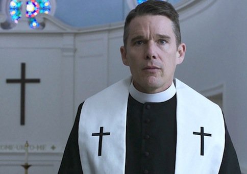 BornToWatch's tweet image. À signaler l'arrivée aujourd'hui sur @PrimeVideoFR de l'excellent #FirstReformed de Paul Schrader, avec Ethan Hawke. Un film aride mais captivant, "vibrant d'une juste mais effrayante colère". Critique : borntowatch.fr/first-reformed…