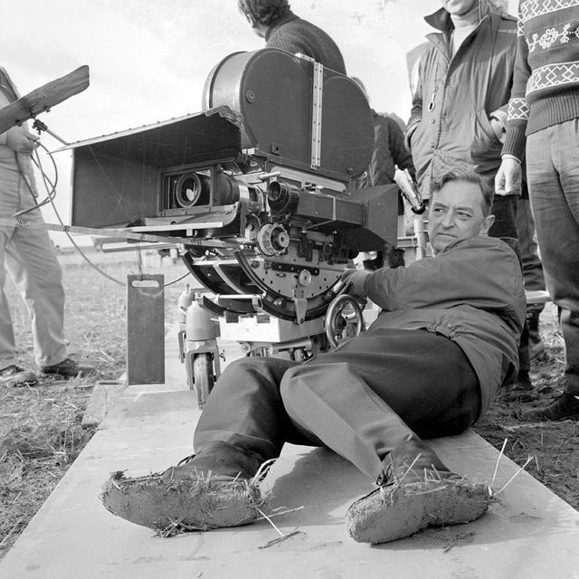 Happy heavenly birthday to British movie director David Lean! 
#birthdayboy #tribute #vintage #blackandwhitephoto #moviedirector #britishdirector #britishfilms #classicfilms #DavidLean