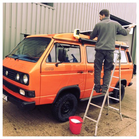 coastvwcampers's tweet photo. Ash wishing he was a little bit taller...….this gorgeous VW T3 Syncro is back with us for a few little jobs and looking radiant in todays sunshine
#coastvw #customerservice #southwestvwservices #devonvwservices #syncrospecialists https://t.co/secUIIMGOe