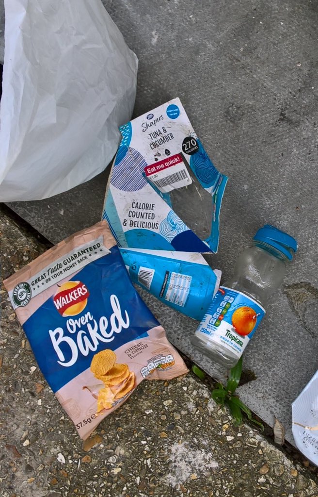 westfieldsue's tweet photo. Day 4 of Great British Spring Clean and today I did a small litter pick on my way home from local shops. Someone enjoyed their Meal Deal - sandwich, crisps & drink and then thought it was ok to litter the packaging 😈 #GBSpringClean #GBSCDDChallenge #KeepBritainTidy #DorsetDevils https://t.co/5jLaITldbv