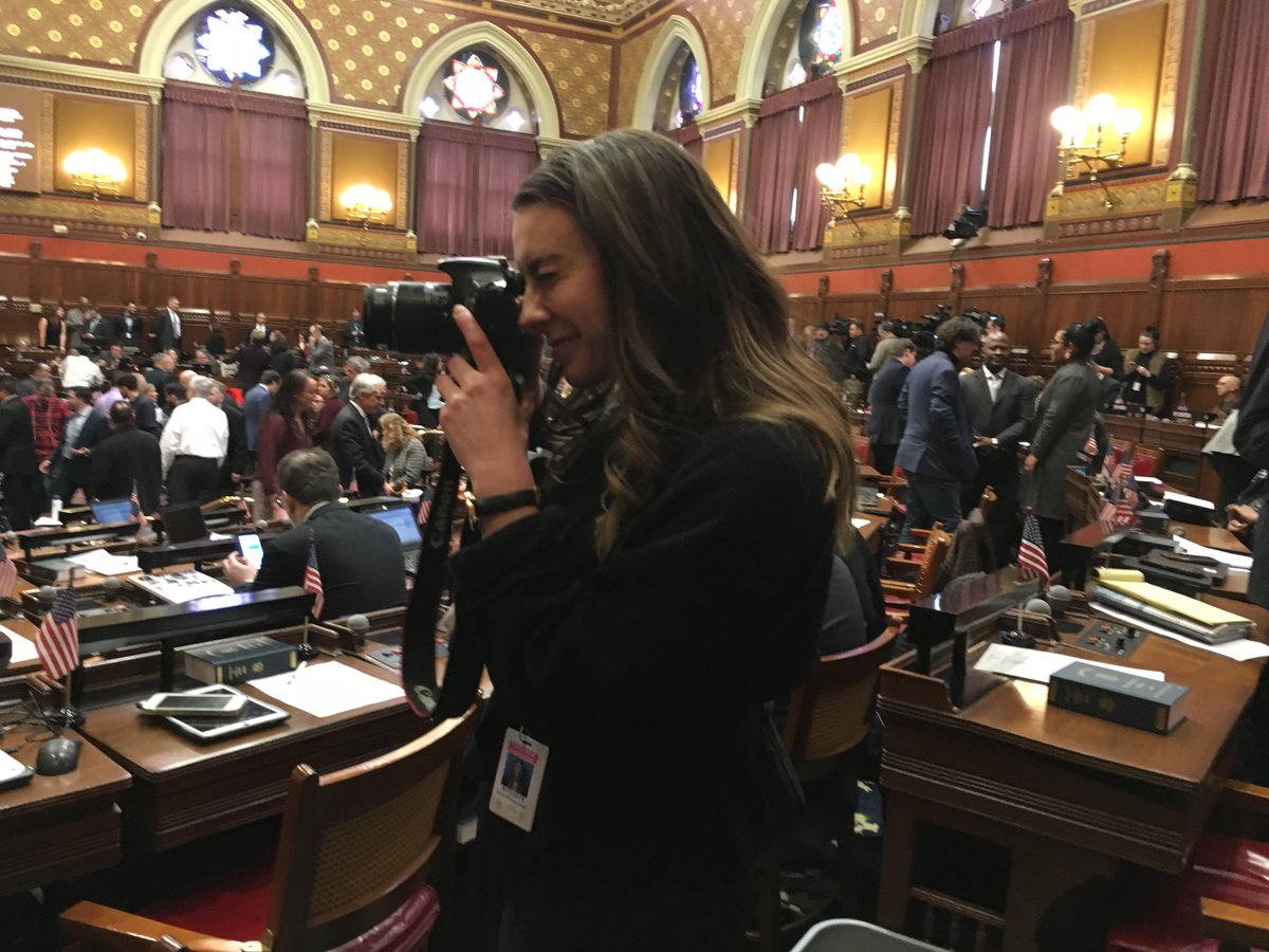 Our Marketing & Communications intern, Gina Pelligrinelli, from @CCSU captures the moment during session! #PoliticalJournalism #Connecticut #GetInvolved #CaptureTheMoment #LegislativeInternship