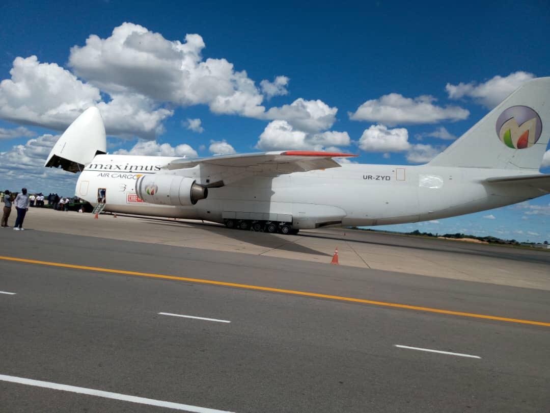 edmnangagwa's tweet image. I would like to thank the Red Crescent for the cargo carrier carrying 95 tonnes of humanitarian aid - including food, tents &amp;amp; medicines - which was generously donated by the Crown Prince of Abu Dhabi, Mohammed Bin Zayed Al Nahyan. Thank for both your friendship and generosity.