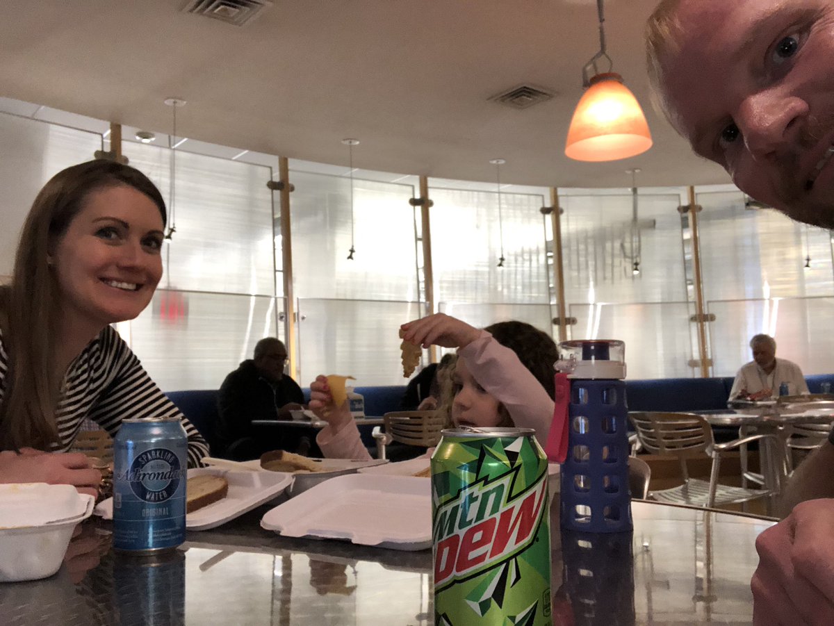 TheBigRedHog's tweet photo. A surprise lunch date with my ladies! @awtreyml #Razorbaby https://t.co/kOX3PNvZ0i