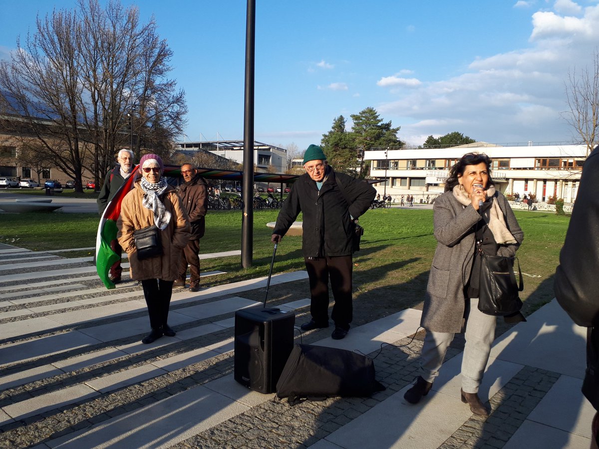 UECGrenoble's tweet photo. 🔴 Israeli Apartheid Week 🇵🇸

Rania Madi, juriste et palestinienne est présente devant la BU droit/lettres ! 

Nous vous donnons rendez vous à 20h30 à EVE pour la projection du film The Lab qui sera suivi d'une discussion avec Mme Madi ! https://t.co/w8uwra032w