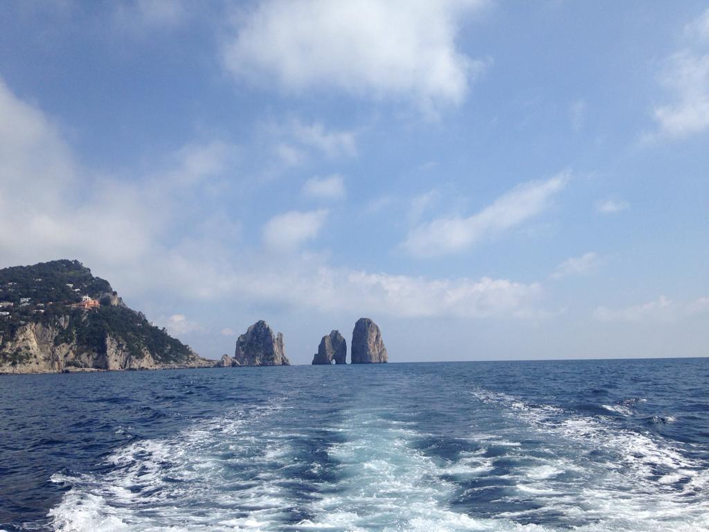escape to #capri
