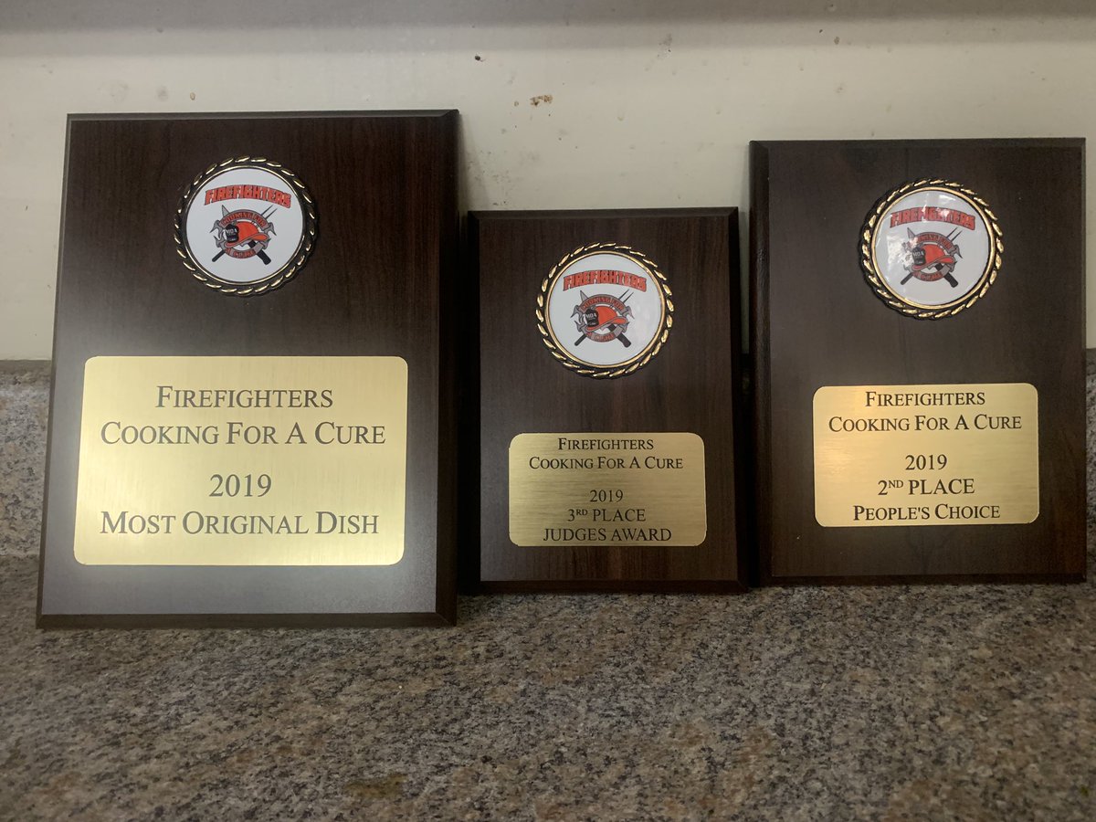 Local_2116's tweet image. Congrats to the Stoneham firefighters cooking team at Firefighters cooking for a cure for MDA. Most original dish. White chicken chili 3rd place judges choice
2nd Place people choice 
Special thanks to Kevin from Capers catering for use of their kitchen, some equipment and advice