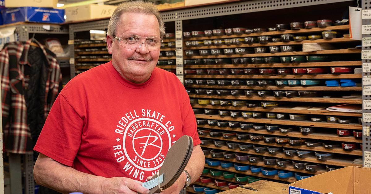 What’s your favorite part of the job? "The people I work with! I also enjoy the opportunity to move around and do tasks in my department."

-Dave Roadway, craftsman at #RiedellSkates for more than 30 years! ❤️
