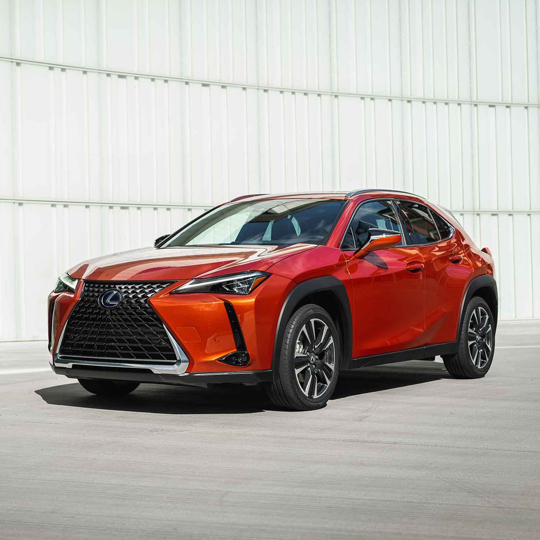 LexusKSA's tweet photo. مستوحاة من البيئة العصرية داخل المدينة وتتمتع بتصميم لافت وأداء ديناميكي .

#LexusUX
#لكزس #لكزس_السعودية https://t.co/CAm5UwdkUo
