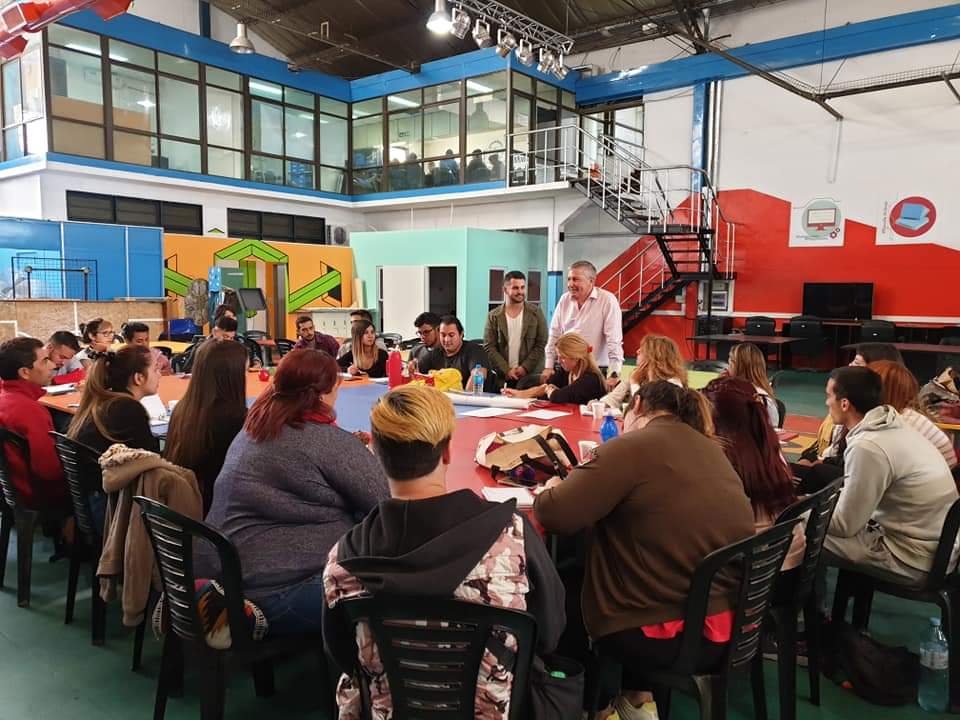 AColicignoOk's tweet photo. AHORA.
En #Citlam junto a miembros del envión "Podes" trabajamos para poder sumar robótica a sedes del distrito.

@magariovero
@FerEspinozaOK 

@Matanzacitlam https://t.co/BNHpw0S9CU