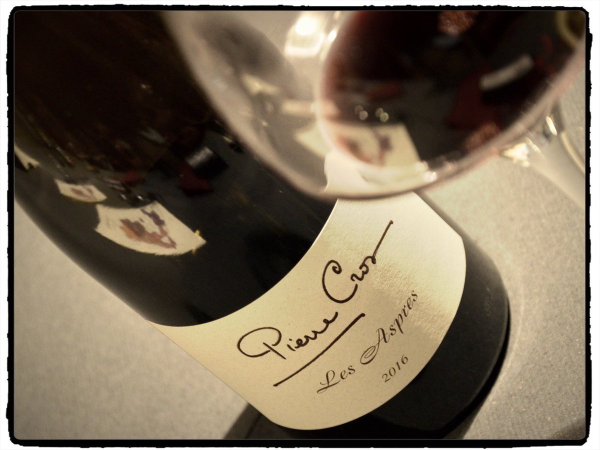 Another “coup de cœur” for Pierre Cros and his wines in the French Wine Guide Hachette 2019 #wine #carignan #syrah #minervois  vinparleur.net/1792 #vinparleur