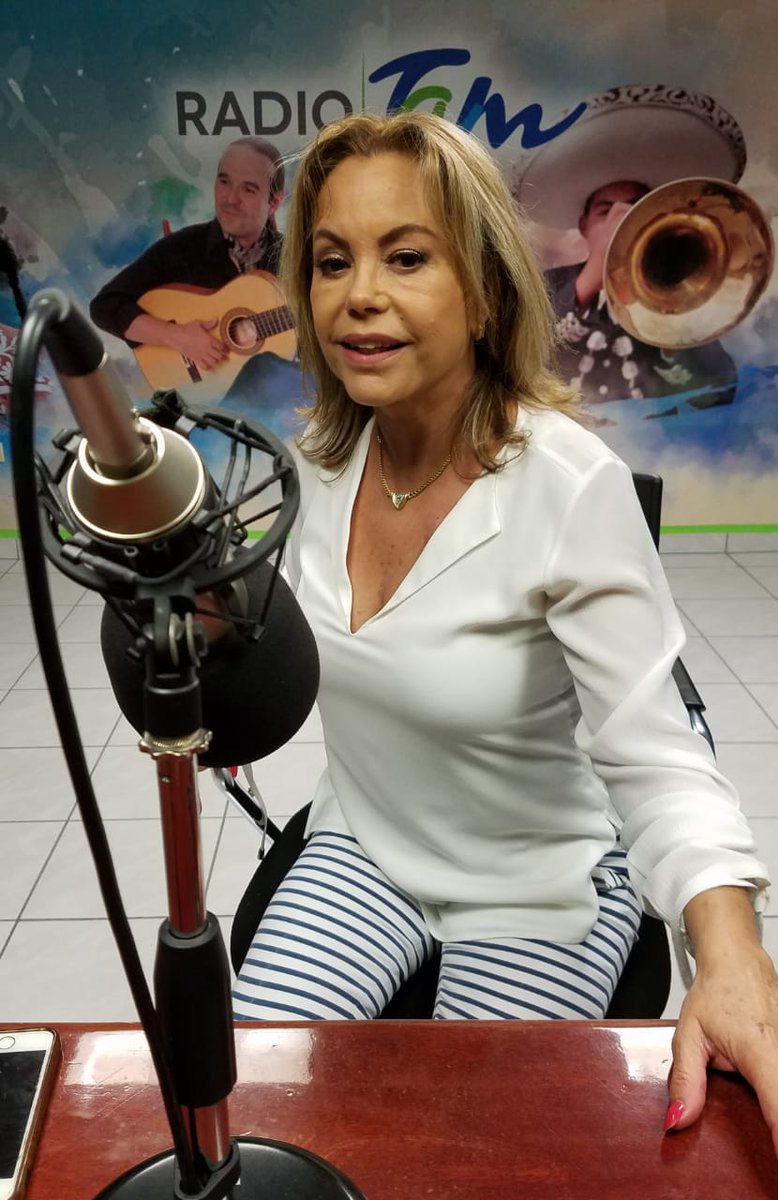 Muy contentos de tener 
en este momentos en el estudio a la actriz Tamaulipeca 
Maritza Olivares en entrevista en Vivo por:
radio.tamaulipas.gob.mx