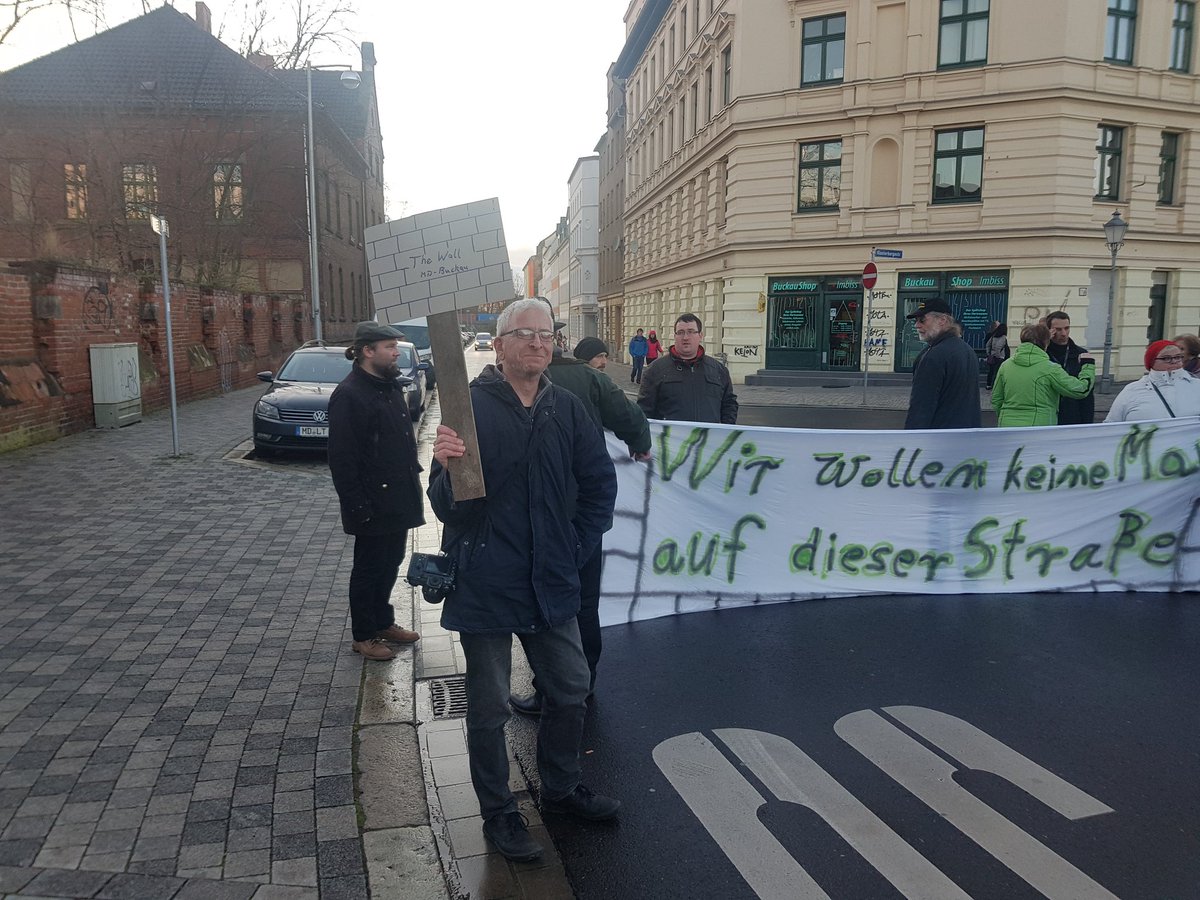 djfeuerstuhl's tweet photo. Keine Mauer in Buckau https://t.co/JxxrhtR7XV