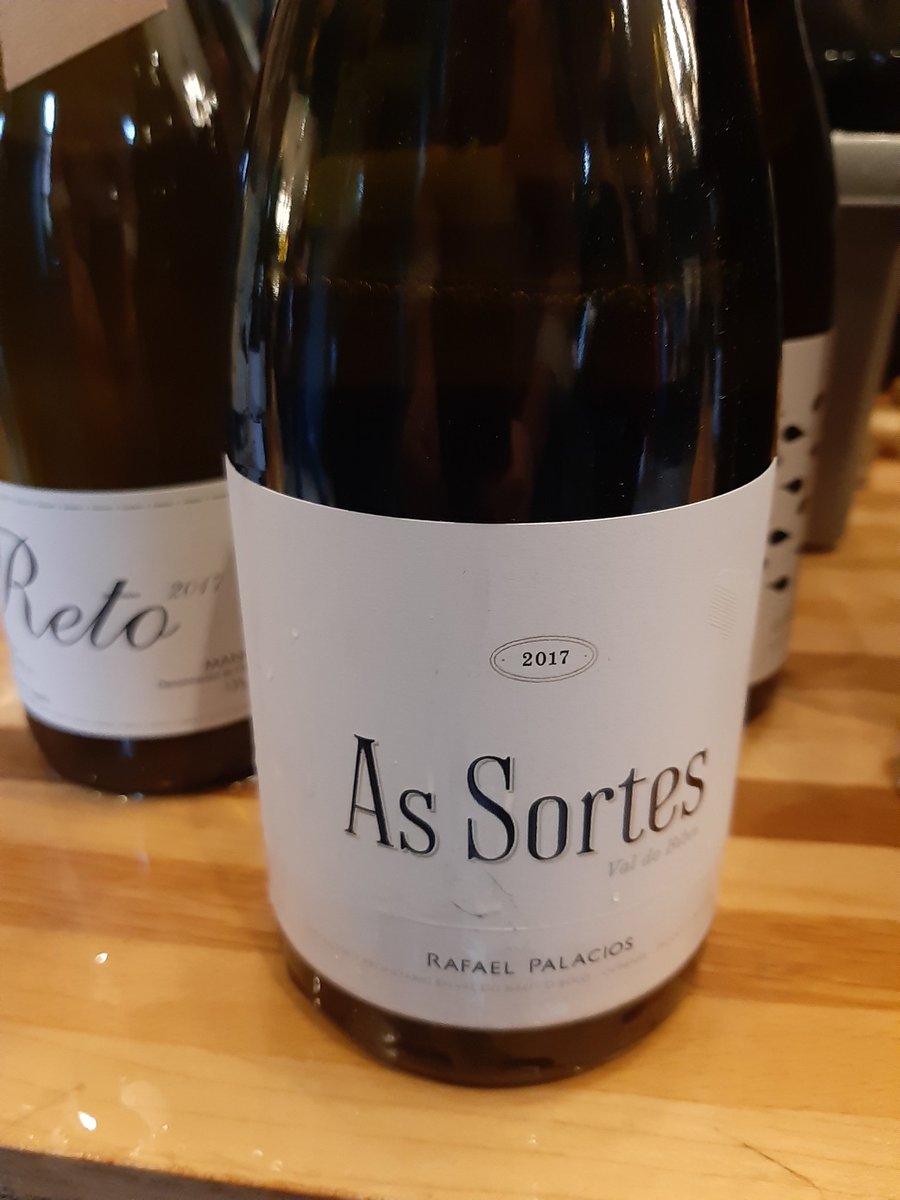 chadgugliotta's tweet photo. Another super wine tasting from @vinostito Thanks @Rafa_Salazar_ Always the highlight of the portfolio tasting season. Some old favourites @Vino_rpalacios #raulperez @Adegas_Guimaro and some new finds #JavierRevert #eduardotorresacosta #germanblanco @RaventosiBlanc https://t.co/utOZSjmDrI