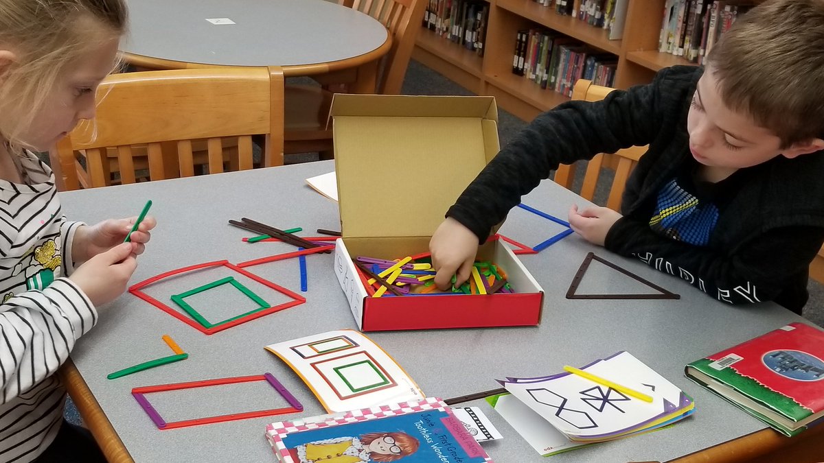 PesLibraries's tweet photo. Makerspace stations started today in the library  #pespstrong #makerspacefun https://t.co/XOWtsioZ1w