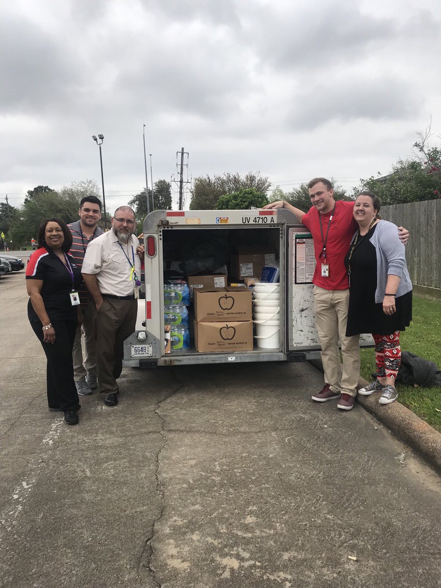 MrWagnerNE's tweet photo. We are loaded and ready to get on the road. Thank you @LiestmanES for your love and support of family and friends back home in Nebraska. #aliefproud #NebraskaStrong https://t.co/9j3vnp9aJq