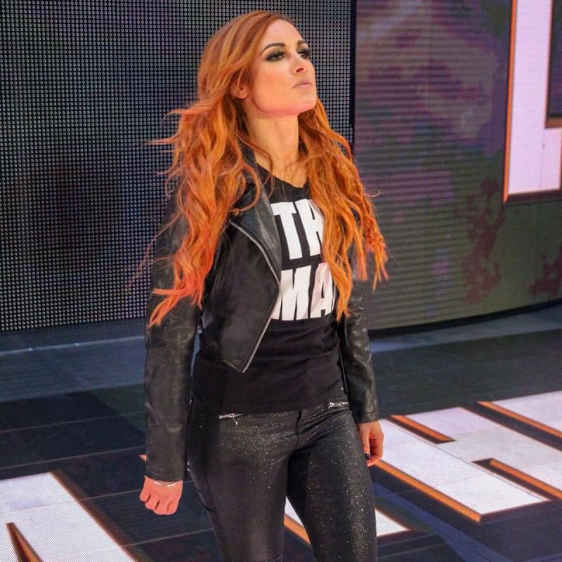 LLBL11's tweet photo. Becky Lynch is main eventing WM35 I'm speechless this is amazing 
#SheIsTheMan https://t.co/ymZw54hday
