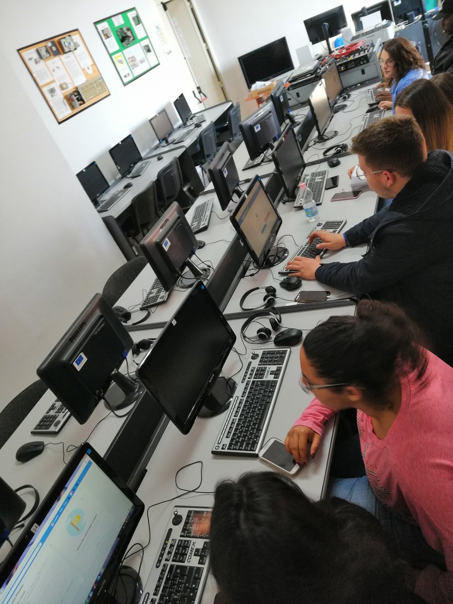 Al via con il #workshop di oggi sul #digitalmarketing, abbiamo descritto l'#esperienza di vendita, adesso promuoviamola con le attività di #SEO e #SEM e scriviamo un post efficace! #Upshift #Naro <a href="/jaItalia/">JA Italia</a> <a href="/UNICEF/">UNICEF</a> <a href="/unicefitalia/">UNICEF Italia</a>  <a href="/my_grants/">Mygrants</a>