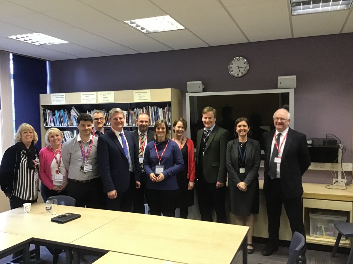 BentonParkSch's tweet image. Aireborough Learning Partnership Trust members discussing all things education with local MP @StuartAndrew #financematters  #studentprogress