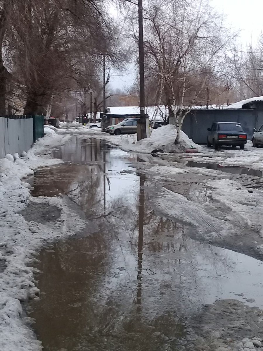 mgerkuib's tweet photo. Уважаемые @kuibadm @E_Lapushkina @D_Azaroff @AVMorgun! Вынуждены снова к Вам обратиться в очередной раз за помощью. @1ErFO2BgbRSHmTy не работает, а дети с родителями в @mdou265samara @depsamobr63 на улице Таганская добирается в плавь по единственной дороге. Самарская Венеция. https://t.co/trSK2rjKzK