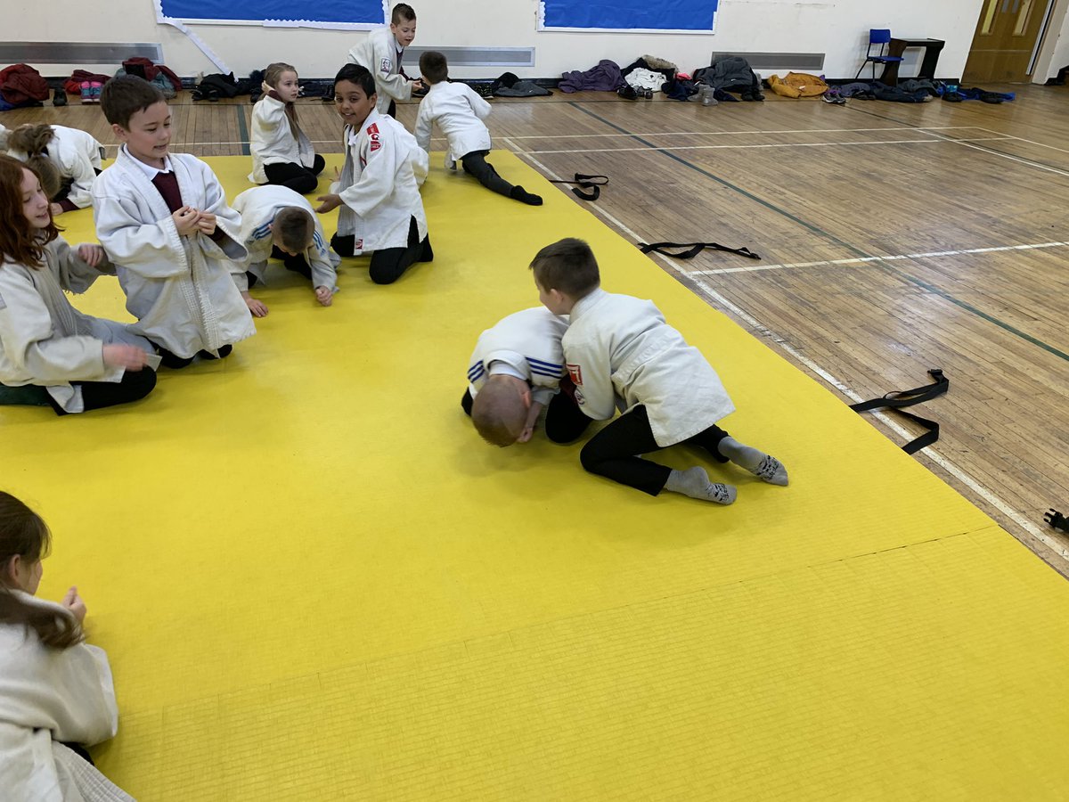 MrsCraikWQ's tweet photo. What a fantastic morning we had thanks to our judo taster session. It was so much fun! We learned lots of moves and tried them out on our friends. Every single person left with a smile on their face. Leaflets are home in bags for more information about the judo club. 🥋 https://t.co/p9GrtCD7qv