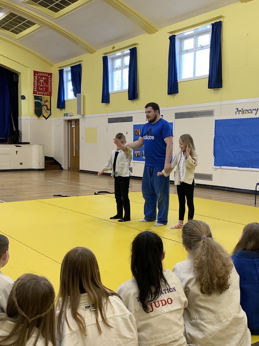 MrsCraikWQ's tweet photo. What a fantastic morning we had thanks to our judo taster session. It was so much fun! We learned lots of moves and tried them out on our friends. Every single person left with a smile on their face. Leaflets are home in bags for more information about the judo club. 🥋 https://t.co/p9GrtCD7qv