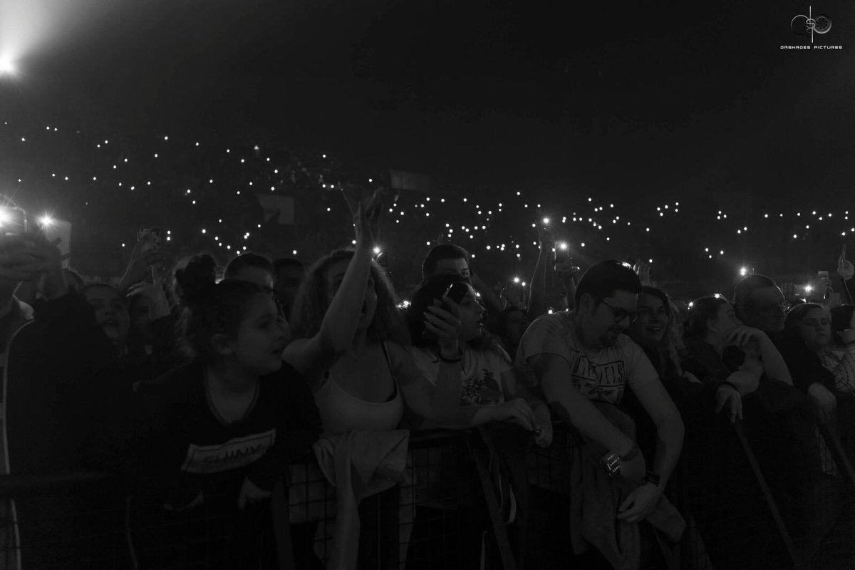 riomavuba's tweet photo. Un immense remerciement à tous ceux qui ont pu faire ce 8e succès. Sans vous l'orphelinat n'existerait plus aujourd'hui. Du fond du coeur merci au public ainsi qu'aux artistes, bénévoles qui nous aident tout au long de l'année. Je vous aime ❤ et nos petits autant que moi #UNAM8 https://t.co/Ibf9VcCTVK