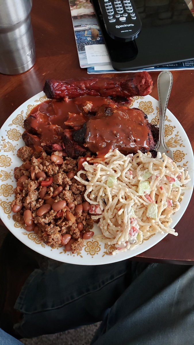 shannonc30's tweet photo. I'm not gonna be worth a crap the rest of the day! #leftoverbbq https://t.co/Xz6W3tIhpm