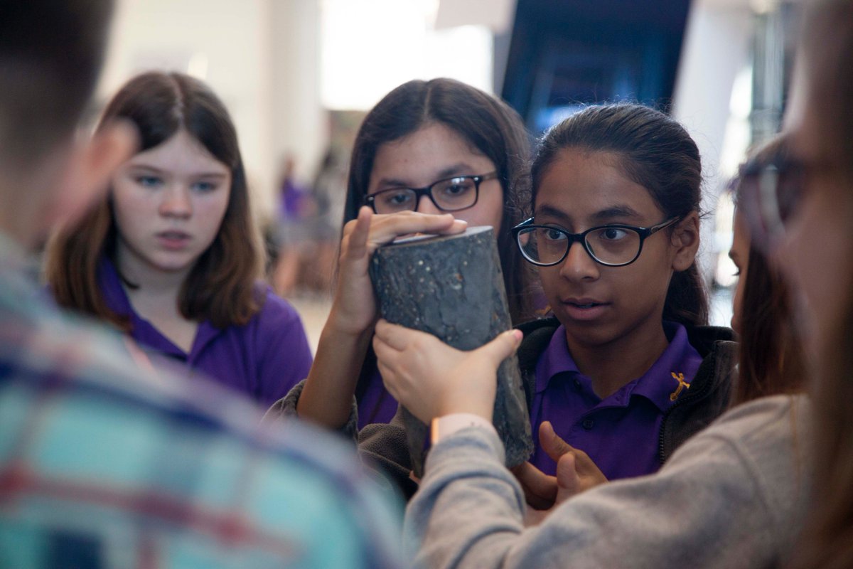 VburgCatholic's tweet image. We would like to thank @ArmyERDC for hosting educational outreach events in #Vicksburg and for welcoming our students to visit the #ERDC campus.

#ThankYou #engineering #science #ERDCSTEM #ArmyERDC #handsonlearning #1school1family #VicksburgCatholicSchool