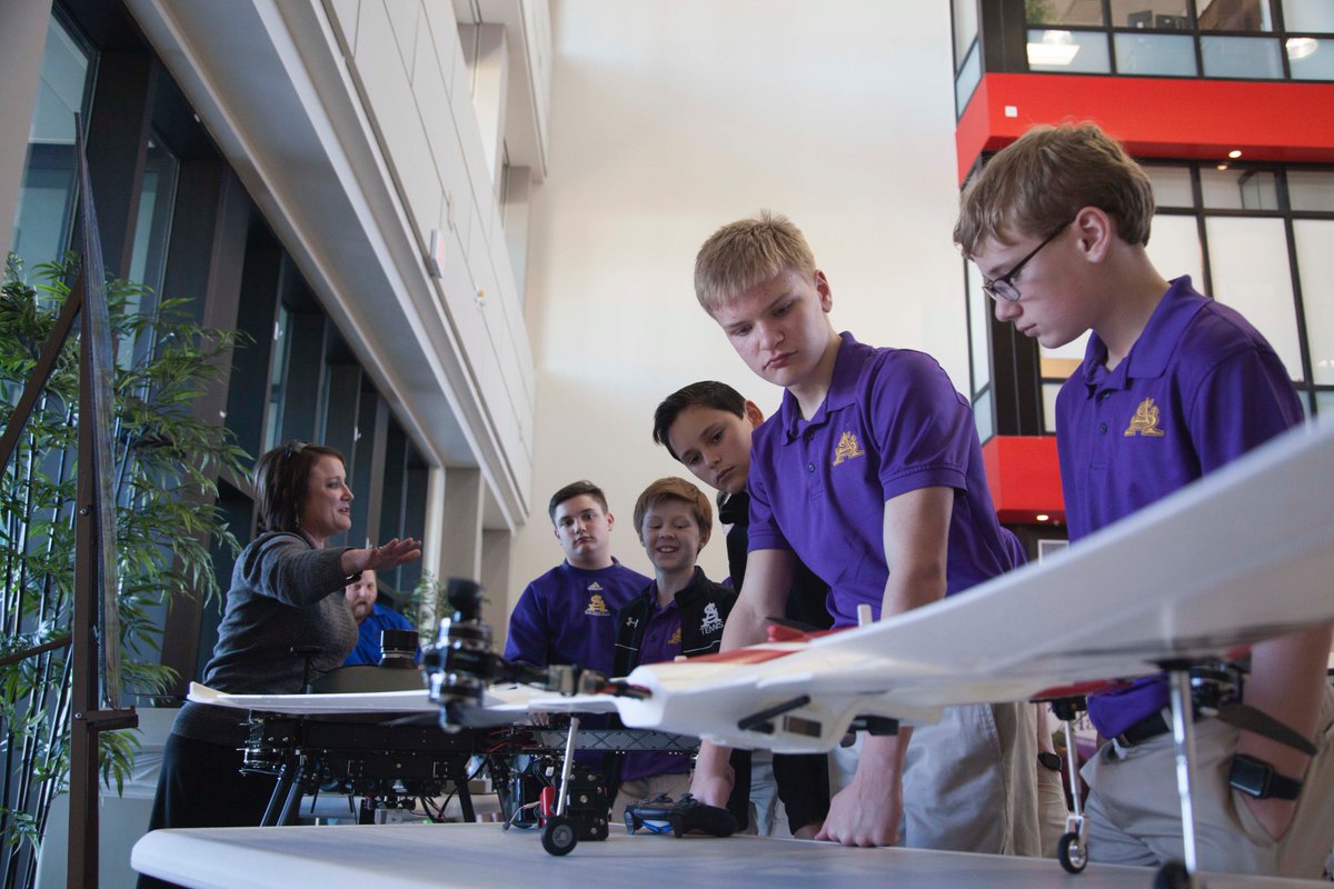 VburgCatholic's tweet image. We would like to thank @ArmyERDC for hosting educational outreach events in #Vicksburg and for welcoming our students to visit the #ERDC campus.

#ThankYou #engineering #science #ERDCSTEM #ArmyERDC #handsonlearning #1school1family #VicksburgCatholicSchool