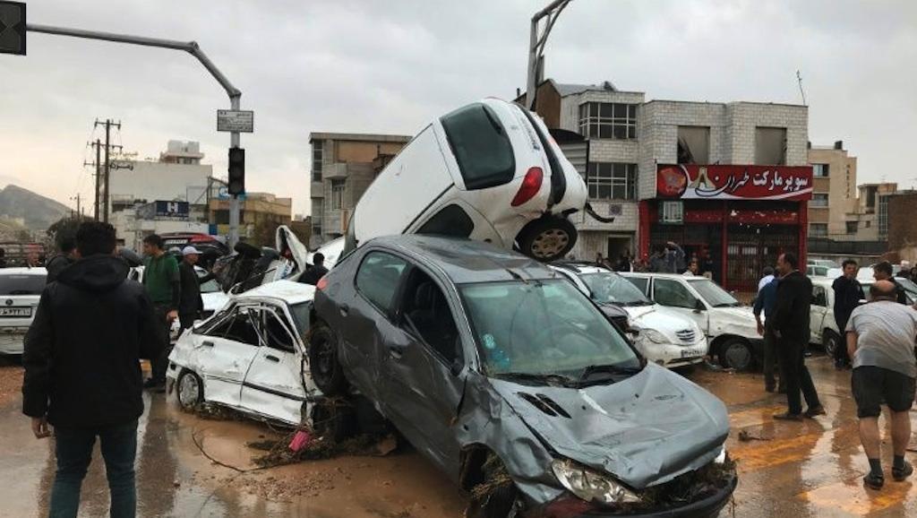 RFI's tweet image. Iran: au moins 18 morts dans des inondations rfi.my/3qqt.t