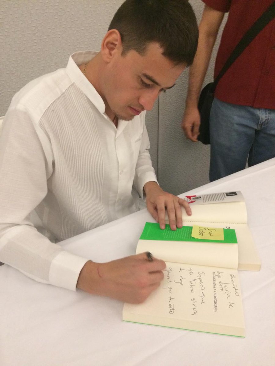 penguinlibrosmx's tweet photo. ¡Muchas gracias a todos los que nos acompañaron en @la_filey! Nos vemos el próximo año #EresLoQueLeees #FILEY2019 #LeesEsMiDestino https://t.co/IDQ3VFt4Zb