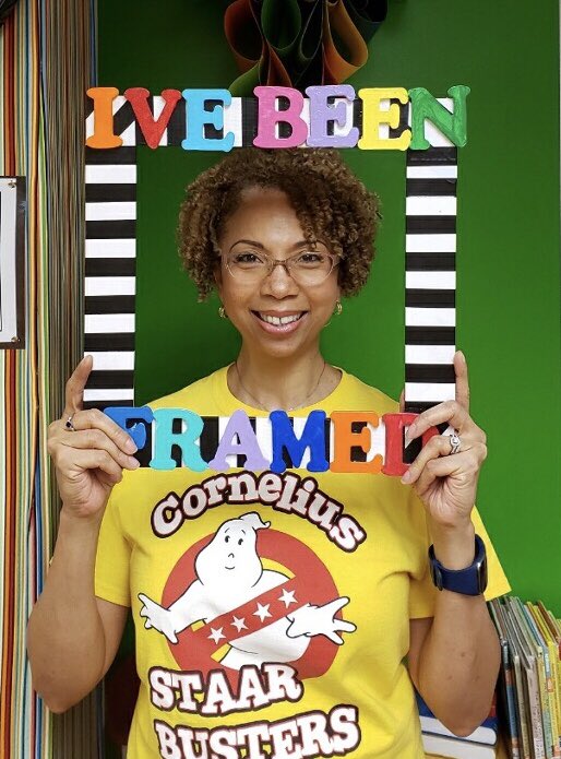CorneliusElem's tweet photo. Our superstar librarian, Mrs. Walton @WaltonRoslene , gets framed on a beautiful Monday morning! We love her ❤️❤️! #gotframed https://t.co/b7DAA8OAB9