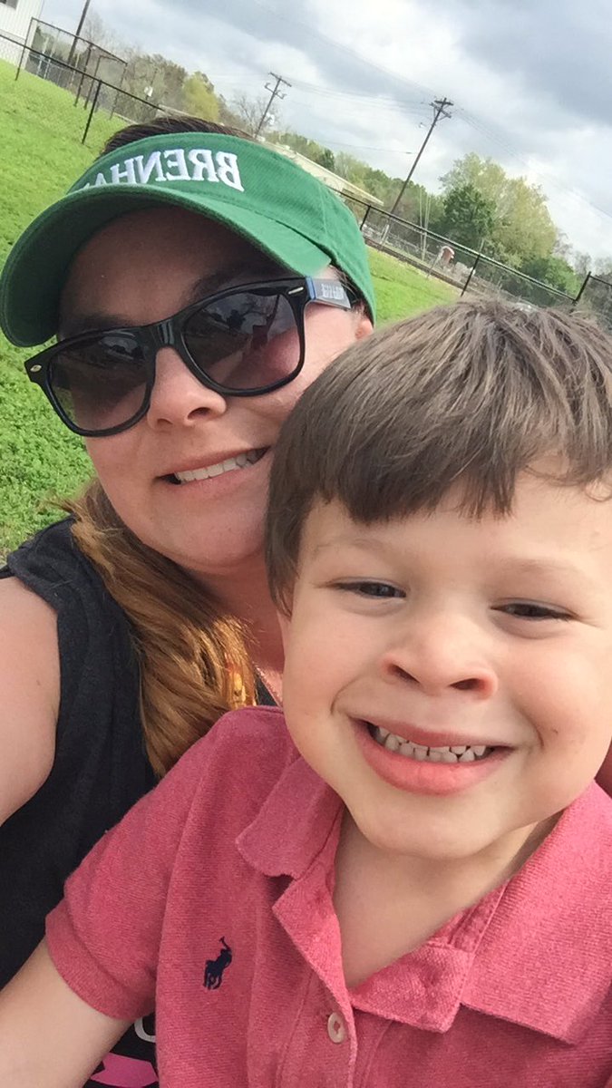 Fun in the sun! Gotta love recess!! @BrenhamEclc <a href="/BrenhamISD/">Brenham ISD</a> #ThisIsTexasPreK #PowerofPrek